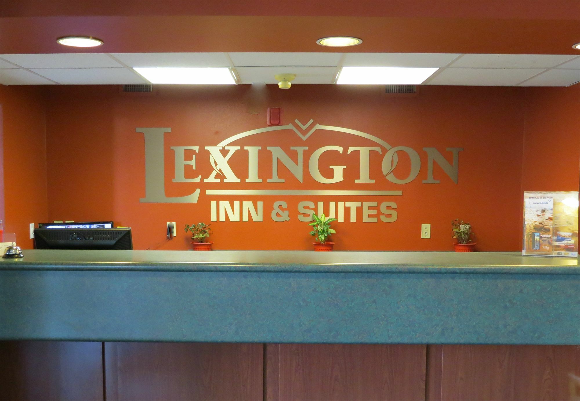 Lexington Inn & Suites-温莎 外观 照片